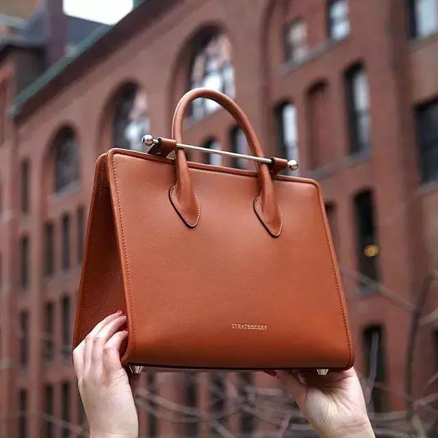 北京女子图鉴送包,北京女子图鉴背着假包