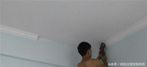 衣柜顶可以贴石膏线吗,衣柜做到顶怎么处理