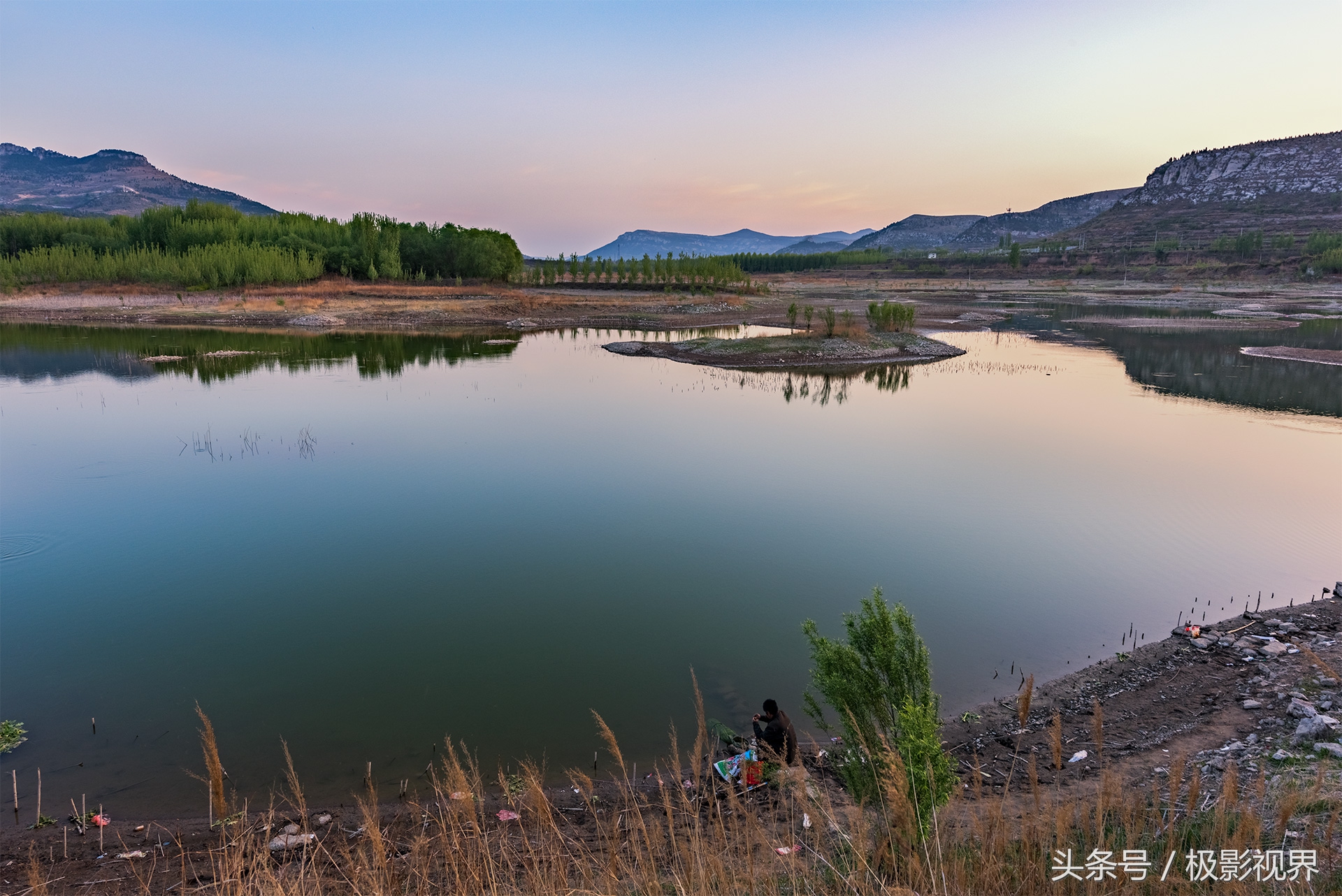 娴庡崡鐧捐姳浜夎壋,娴庡崡鏄ユ殩鑺卞紑楦熻鑺遍