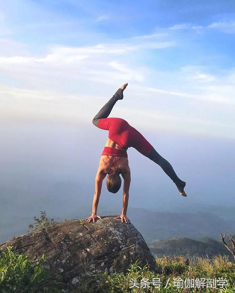 瑜伽的正确方法与技巧,瑜伽双手支撑身体悬空技巧