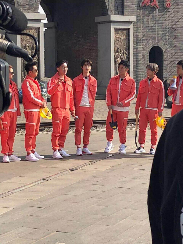 关晓彤连续七年为鹿晗庆生视频,关晓彤连续七年给鹿晗庆生