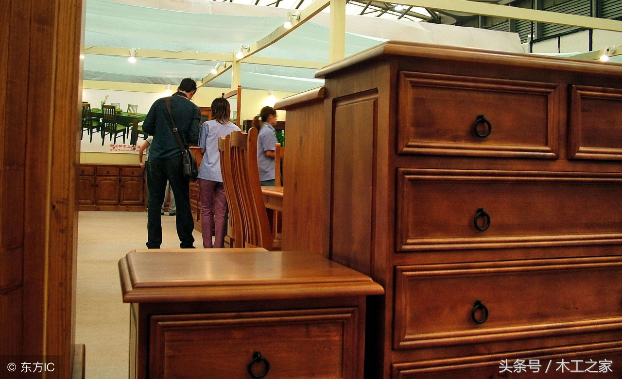 有关实木家具的说说,水曲柳实木家具图北京哪里有卖的