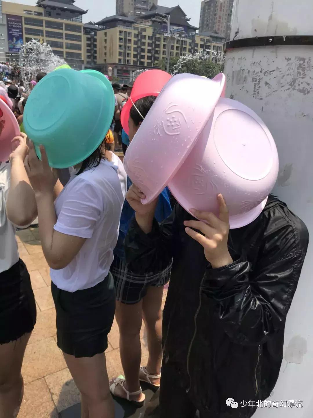 西双版纳最新傣族泼水节,体验云南西双版纳泼水节