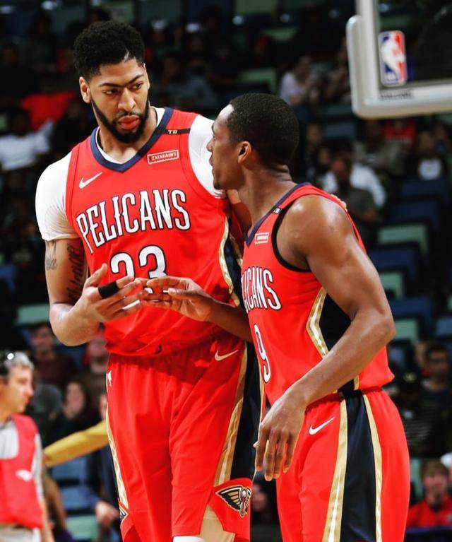 球员招牌式动作,深度解析34岁的隆多