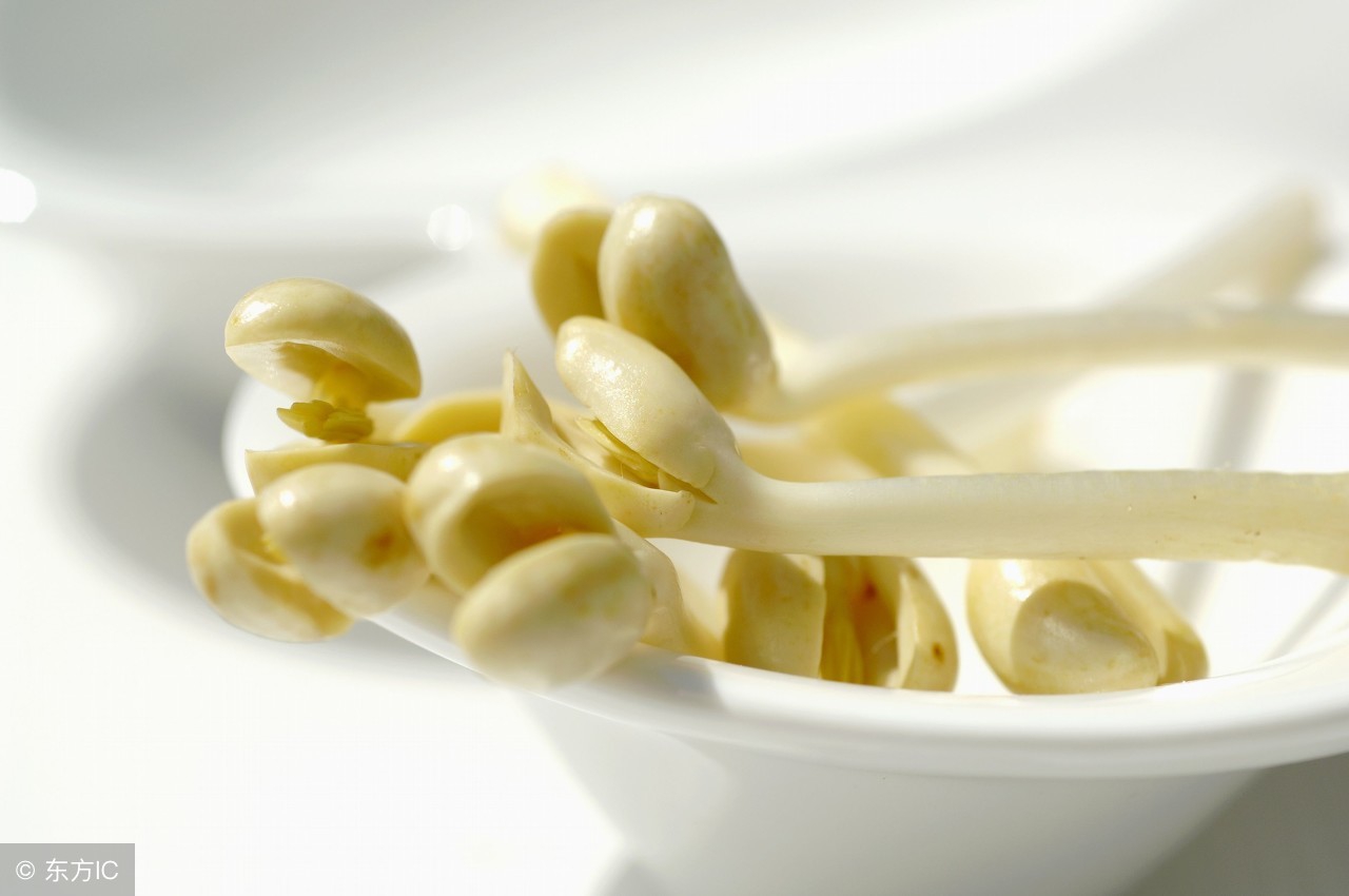 花生泡出芽的方法,花生泡水出芽吃的好处