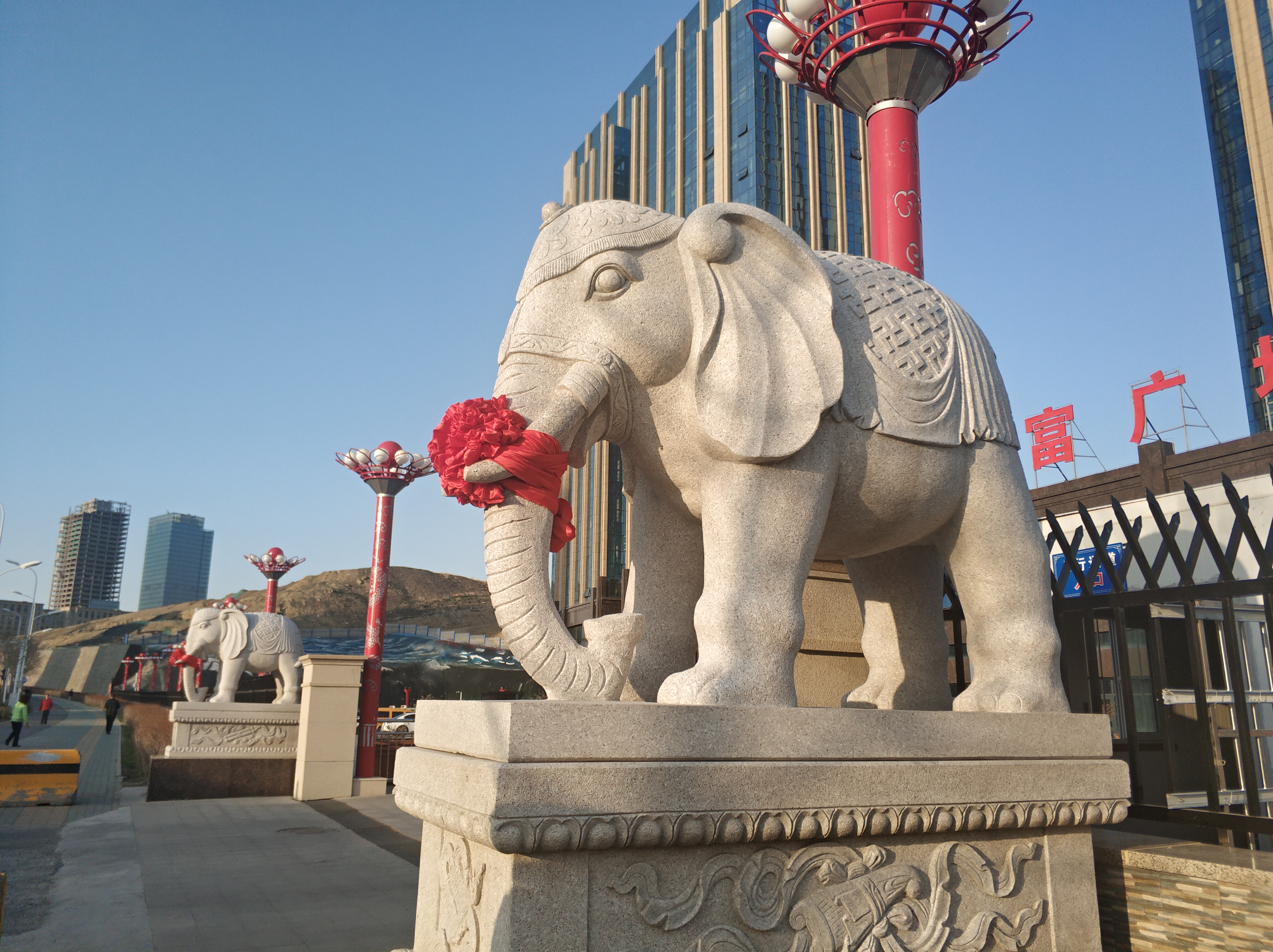 乌鲁木齐街头十大祥瑞瑞兽，哪家最V5？