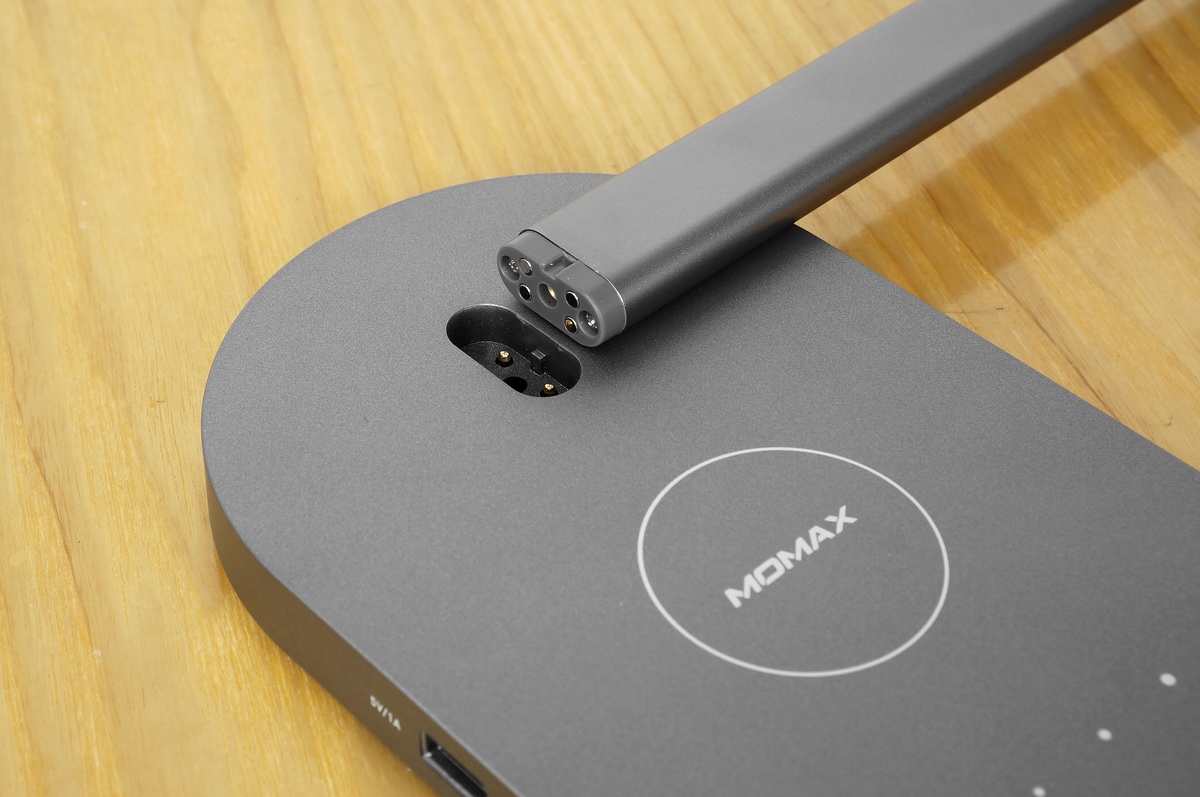 摩米士无线充电台灯,摩米士momax10000