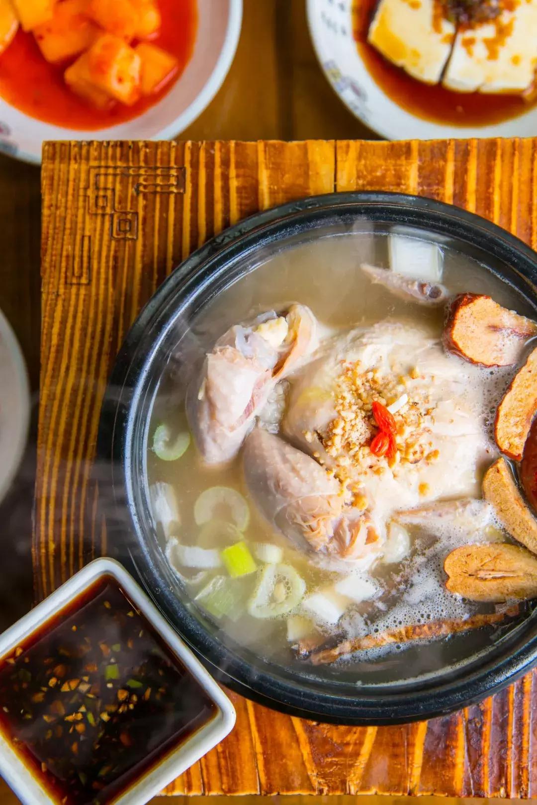 开业6年依旧爆满,老字号鸡汤店