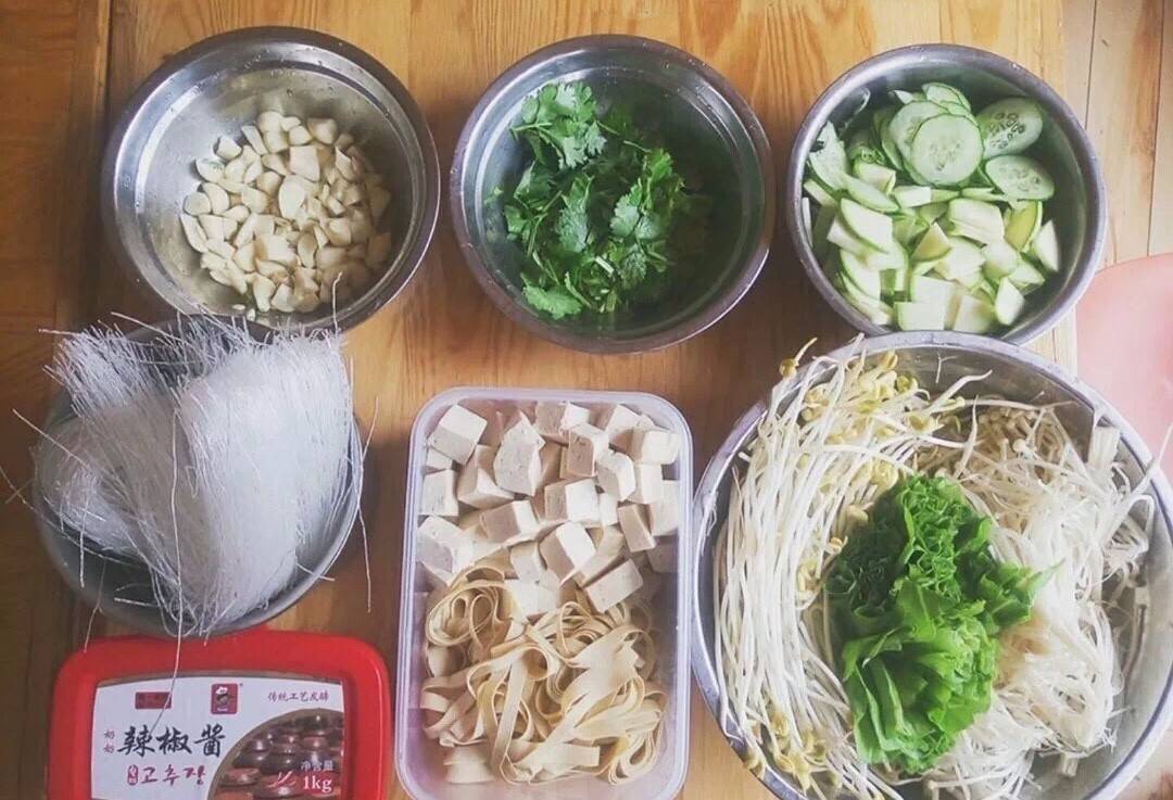 大酱汤怎么做好吃视频,简单家常大酱汤的做法