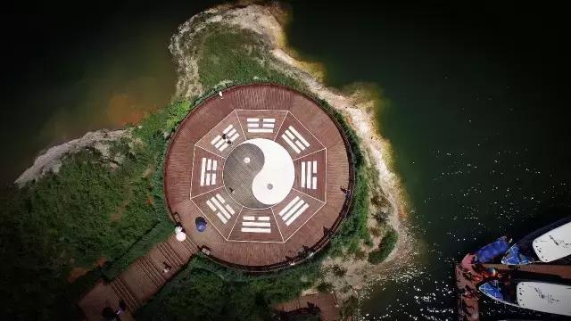 还出什么国？去了易县，等于去了全世界，不信你看！