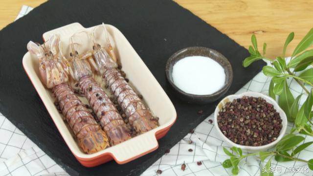 椒盐皮皮虾最简单的家常做法,椒盐皮皮虾最简单的做法