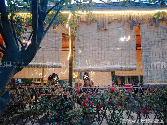 又一家高颜值花园音乐烤吧入驻郫都，趁五一快去痛快的搓一顿吧！