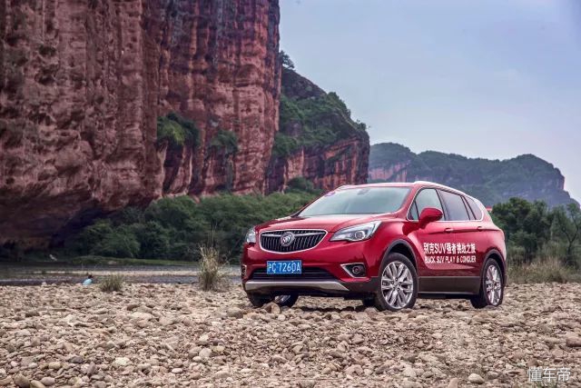 昂科威各有什么优缺点,昂科威哪一年更值得选