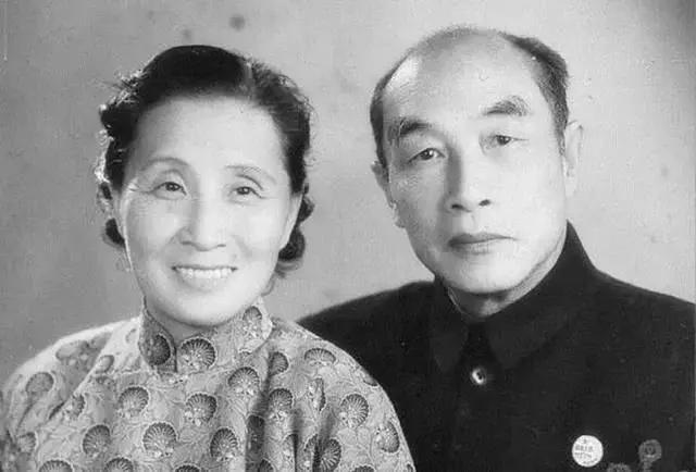 鲁迅很多人不知道的成就,鲁迅家庭背景和评价