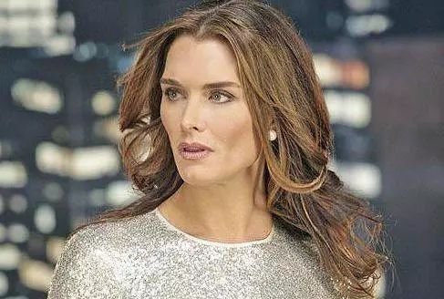 10岁全裸上镜《花花公子》，她的美貌被好莱坞誉为世界第八大奇迹