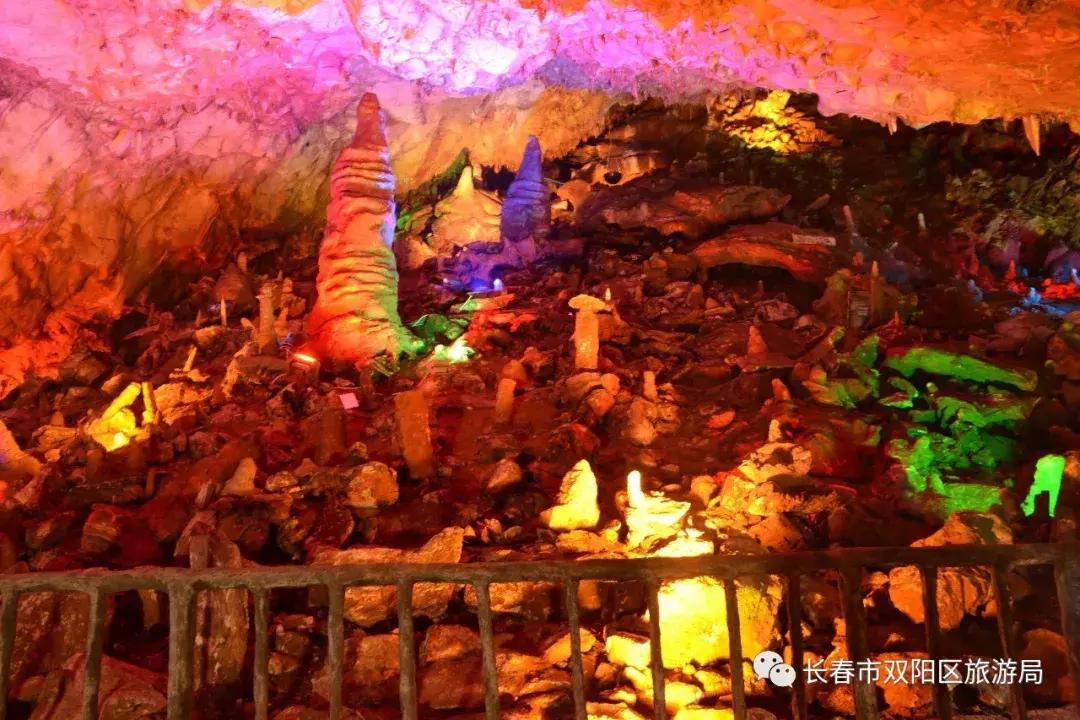 五一不远行也能看重庆,吊水壶国家森林公园和神鹿峰