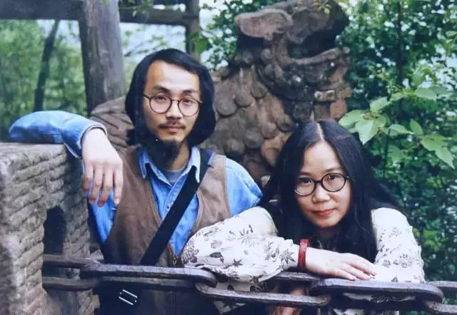 私奔扯证相爱26年，女儿重病脑瘫，仍把生活过成了诗！