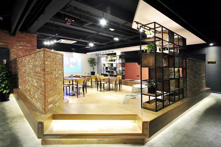 央视名主持人杨阳简历,杨阳电台主持人