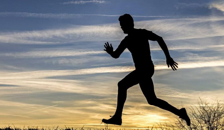 跑步最好穿什么样的跑鞋,跑步新手300以内跑鞋性价比之王