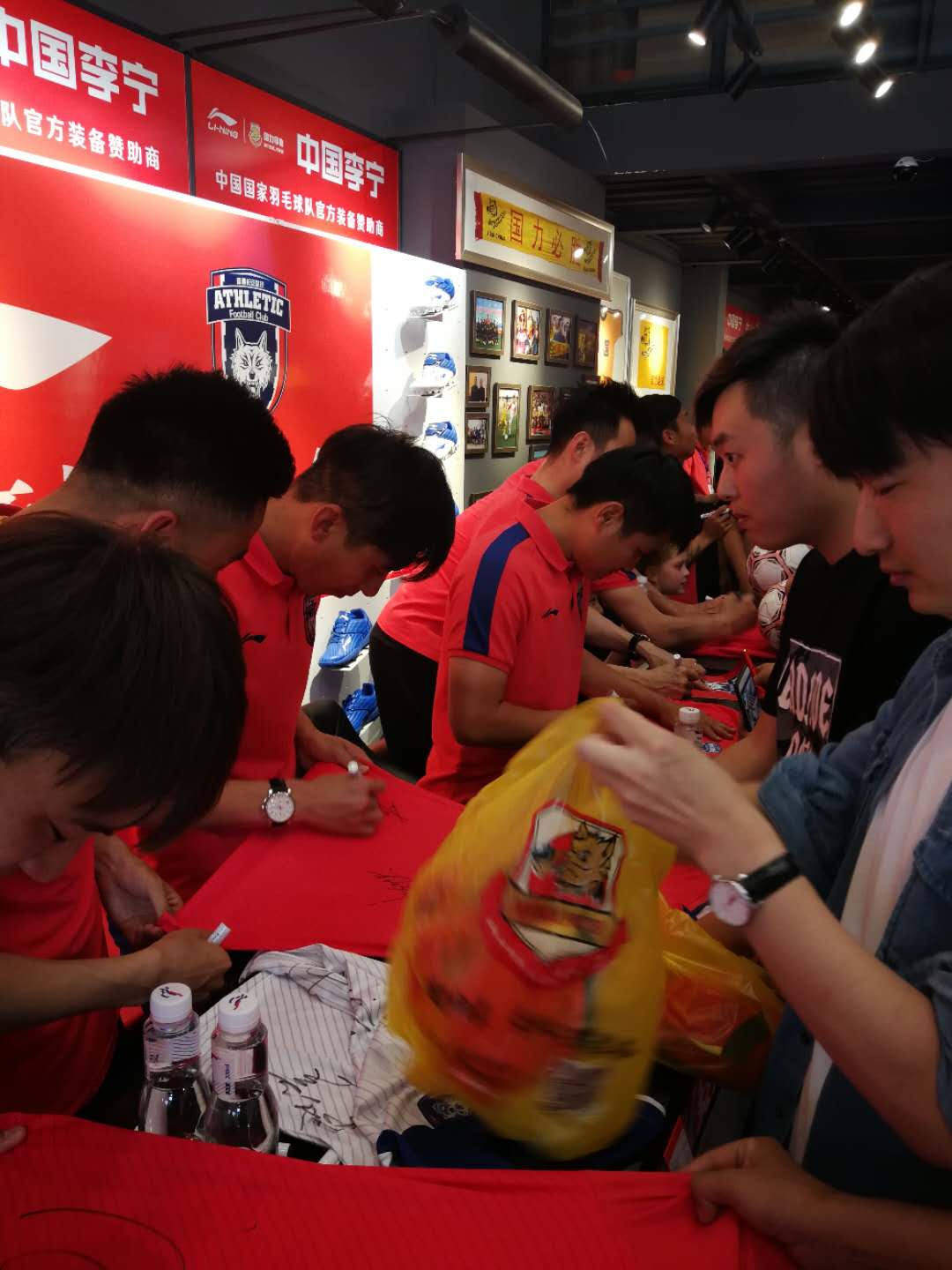 西北狼球迷助阵,西北狼发布会