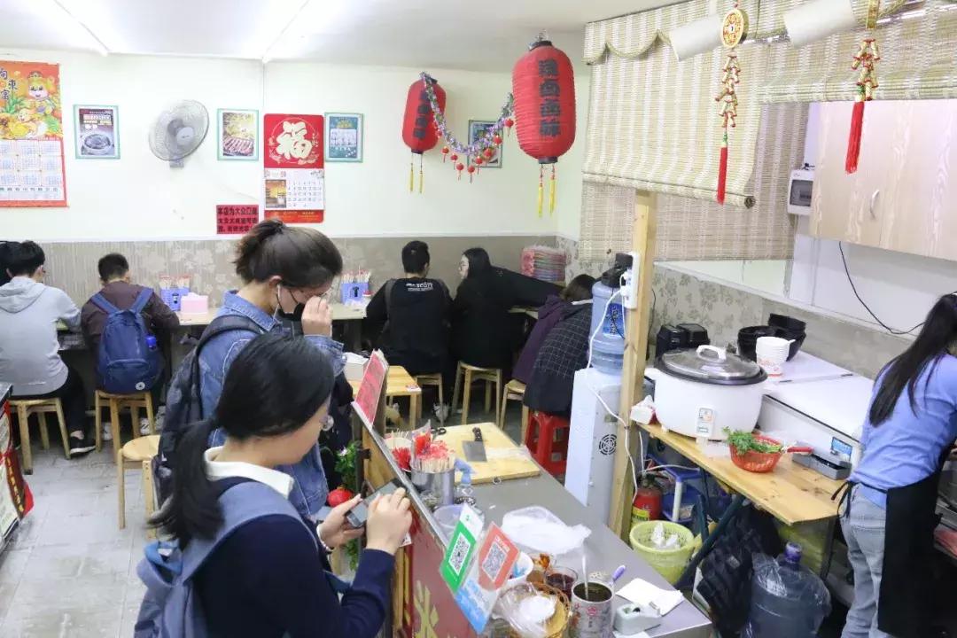 结婚12年，台湾夫妻在厦大旁开了家“黑”店，专治小确丧……