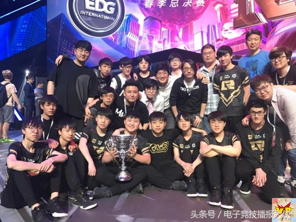 uzi多少钱签约虎牙,uzi价格表大全