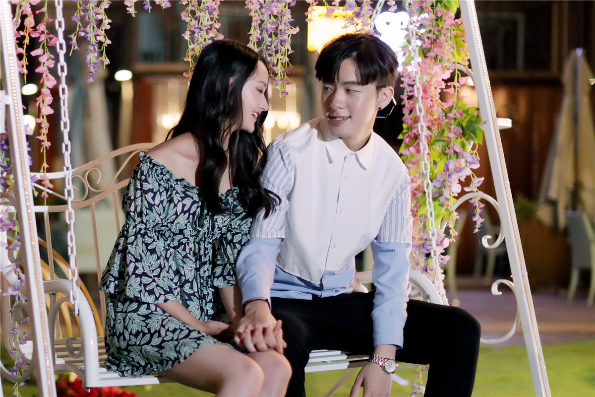 重庆小情侣秀恩爱,重庆小情侣旅游