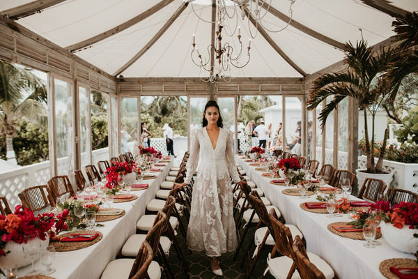 维密天使秀白色小翅膀,维密天使丝绸之路