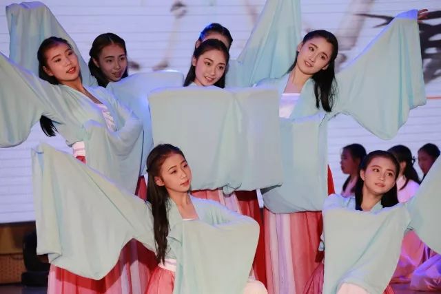 华侨城中学在哪里,华侨城中学口碑怎么样