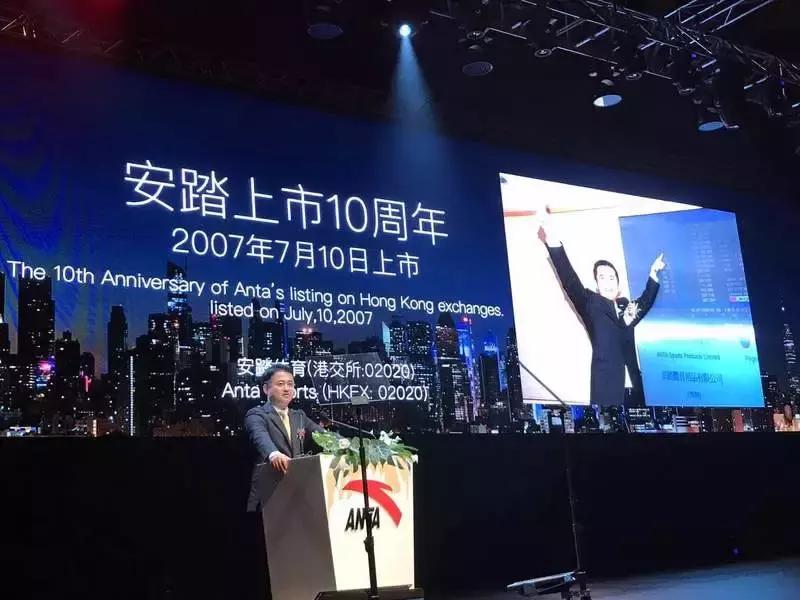 这还是老村炮安踏吗?全新太空鞋潮炸了,半个欧美朋友圈都在跪舔