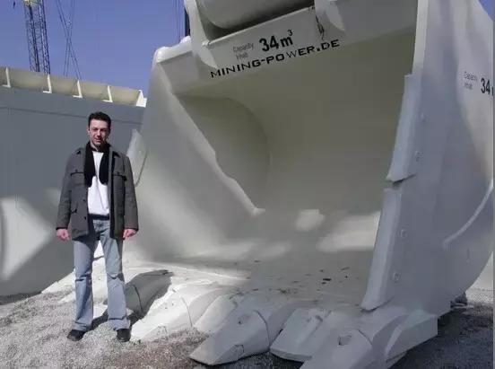 目前世界上最大的小型挖掘机,世界上最小900斤挖掘机