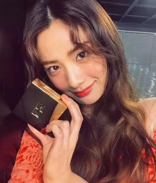 韩国女生美妆用品,韩国爱豆美妆