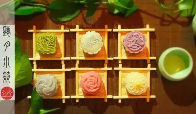 华丽汉服在外国街头惊艳外国人,中国汉服小姐姐美到哭了