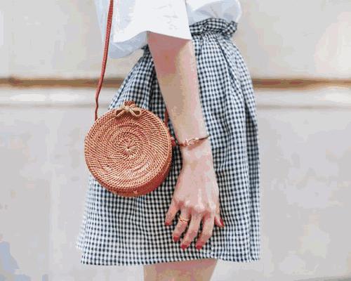 情深深雨蒙蒙36集依萍小的时候,原来的情深深雨蒙蒙