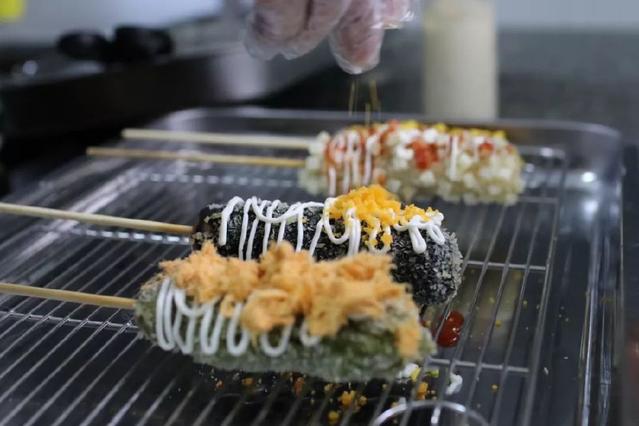 正宗的拉丝芝士热狗,韩国人芝士拉丝热狗