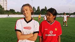 她是一个平胸的女子,她是一个平胸女子