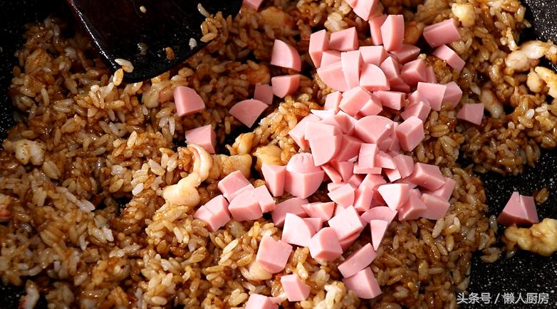 自己在家做好吃的咖喱蛋包饭,网红咖喱蛋包饭上面可加哪些酱