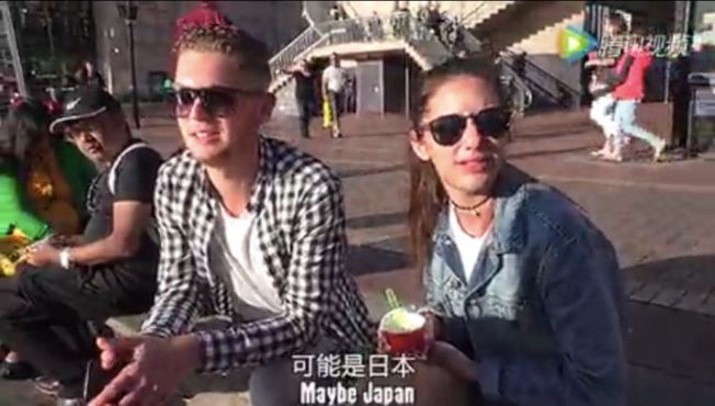 90后中国姑娘，在澳洲街美哭外媒