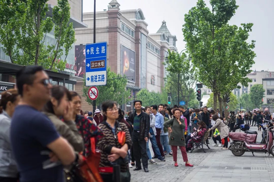 在决定去排鲍师傅前,我建议你点进来看看