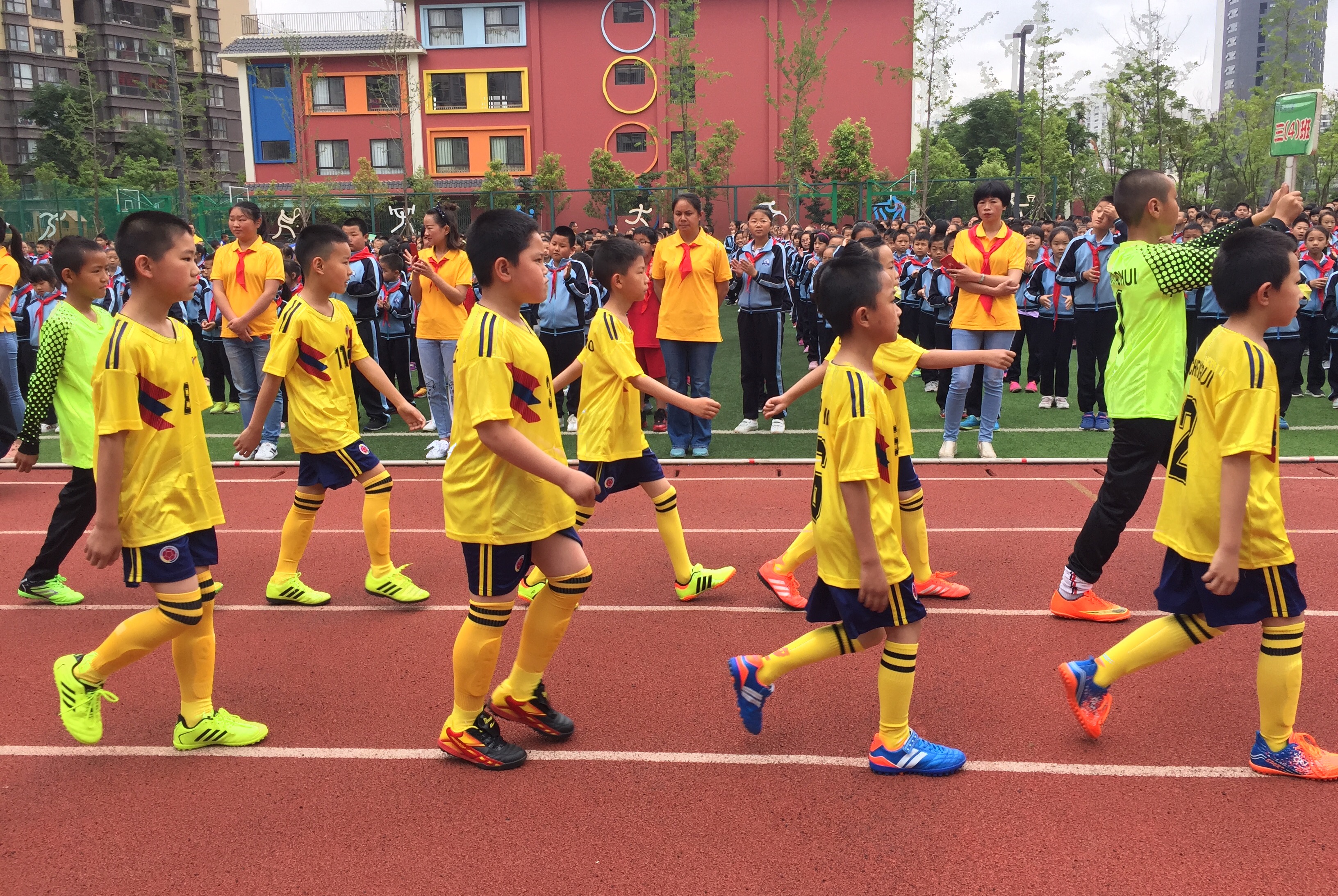 云波小学足球俱乐部,云波小学篮球