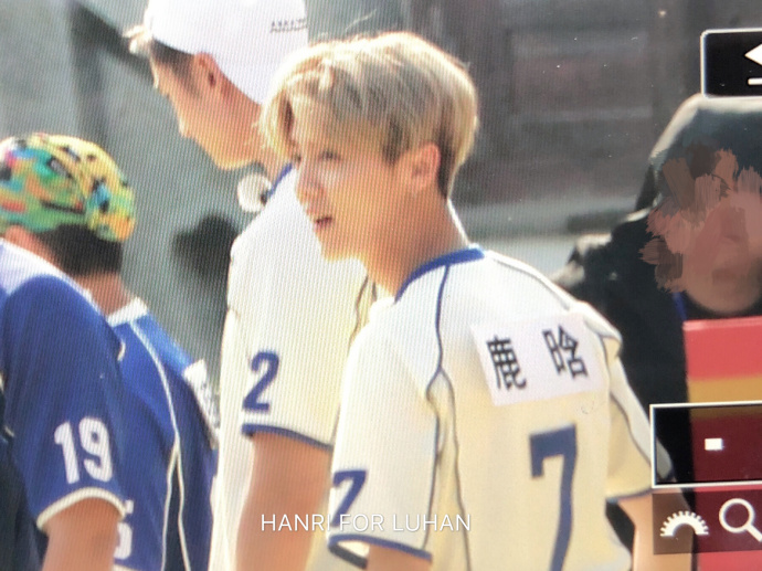 180510网曝《奔跑吧》苏州录制世界杯主题7号足球少年鹿开心的两个两百斤的孩子