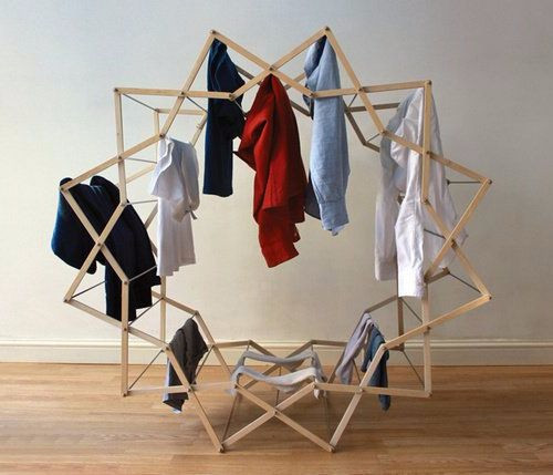 女子遭邻居强行拽进屋,女子被邻居强行拽进屋