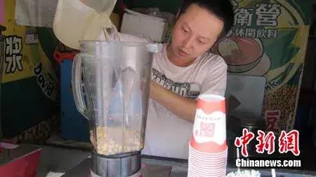 膝关节疼常吃豆浆煮南瓜有用吗,豆浆和南瓜炖能治膝关节吗