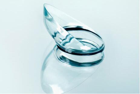 美瞳隐形眼镜能不能戴着睡觉,戴隐形眼镜了可以再戴美瞳吗