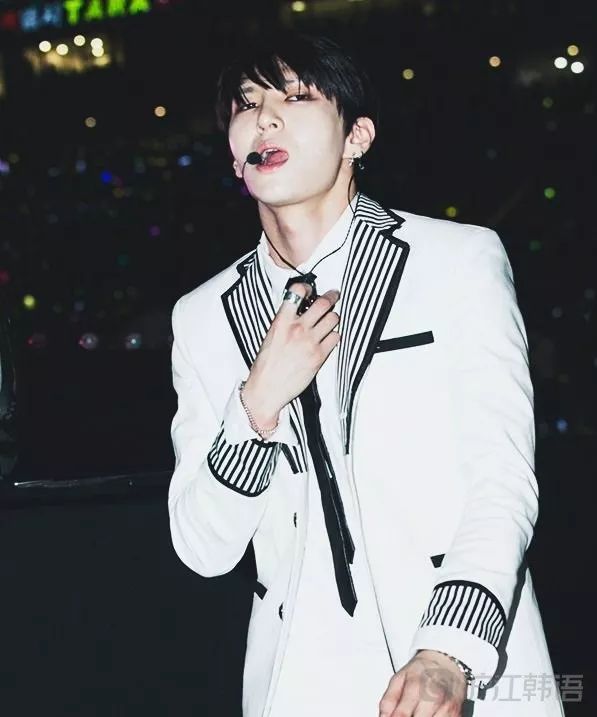 颓废美帅出新高度，你家欧巴也是这么撩的吗？