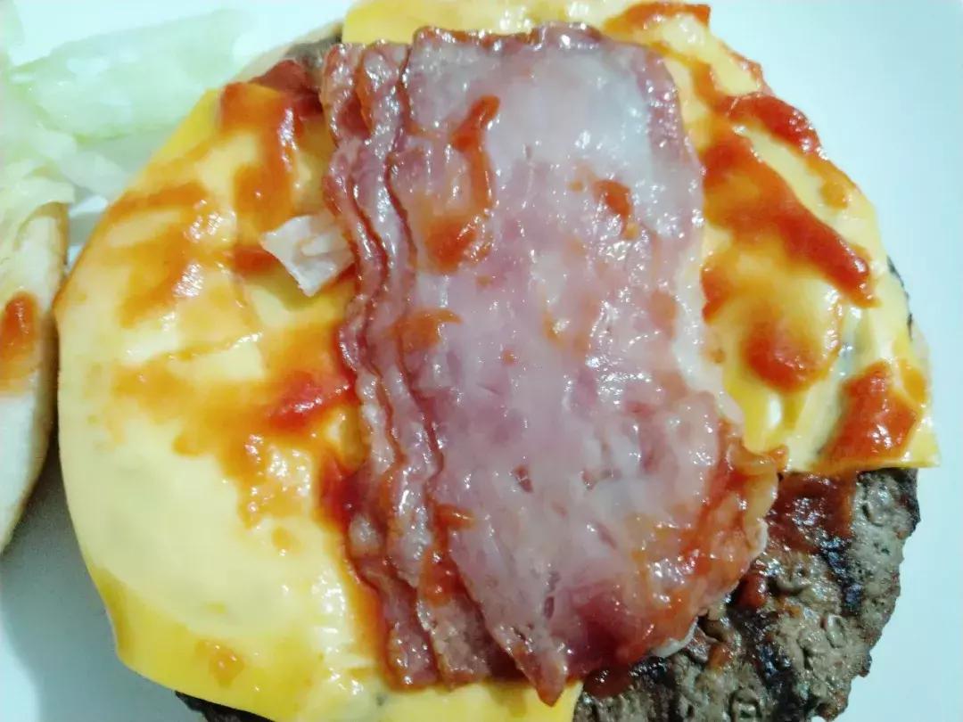 汉堡王有料培根双层芝牛堡测评,汉堡王培根芝士皇堡