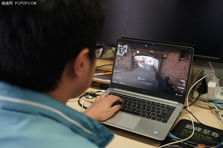 荣耀magicbook142050版游戏测试,荣耀magicbook使用体会