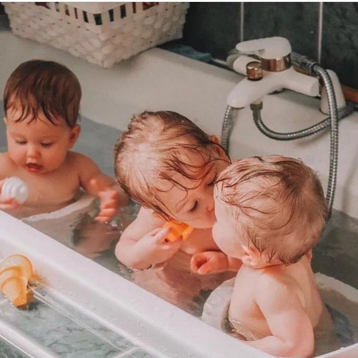 天天给小孩洗澡为什么还臭,天天给孩子洗澡会造成湿气重吗