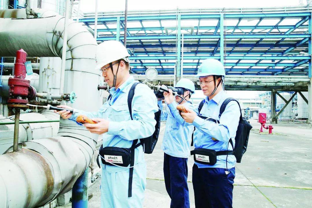 转型有高招｜这家老炼厂用了什么高科技？5架专业望远镜都看不到烟气排出