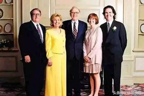 巴菲特对合伙人芒格的评价,巴菲特和芒格互怼视频